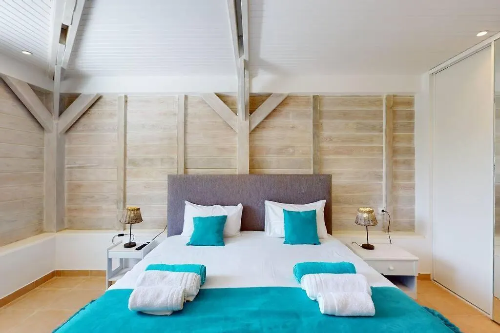 Domaine De L'Anse Simon - Piscine - 9 Chambres 르 보클린